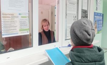 Громадянам Здолбунівщини розповіли про декларування доходів, отриманих у минулому році