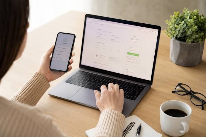 «Е-повідомлення» та InfoTAX допомагають контролювати сплату податків