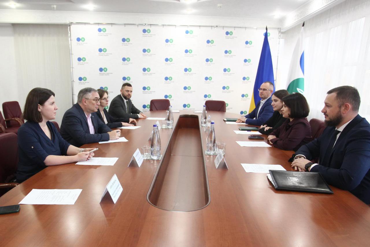 ДПС та Рада бізнес-омбудсмена співпрацюватимуть над удосконаленням інструментів вирішення податкових спорів, зокрема медіації. Фото № 5/4