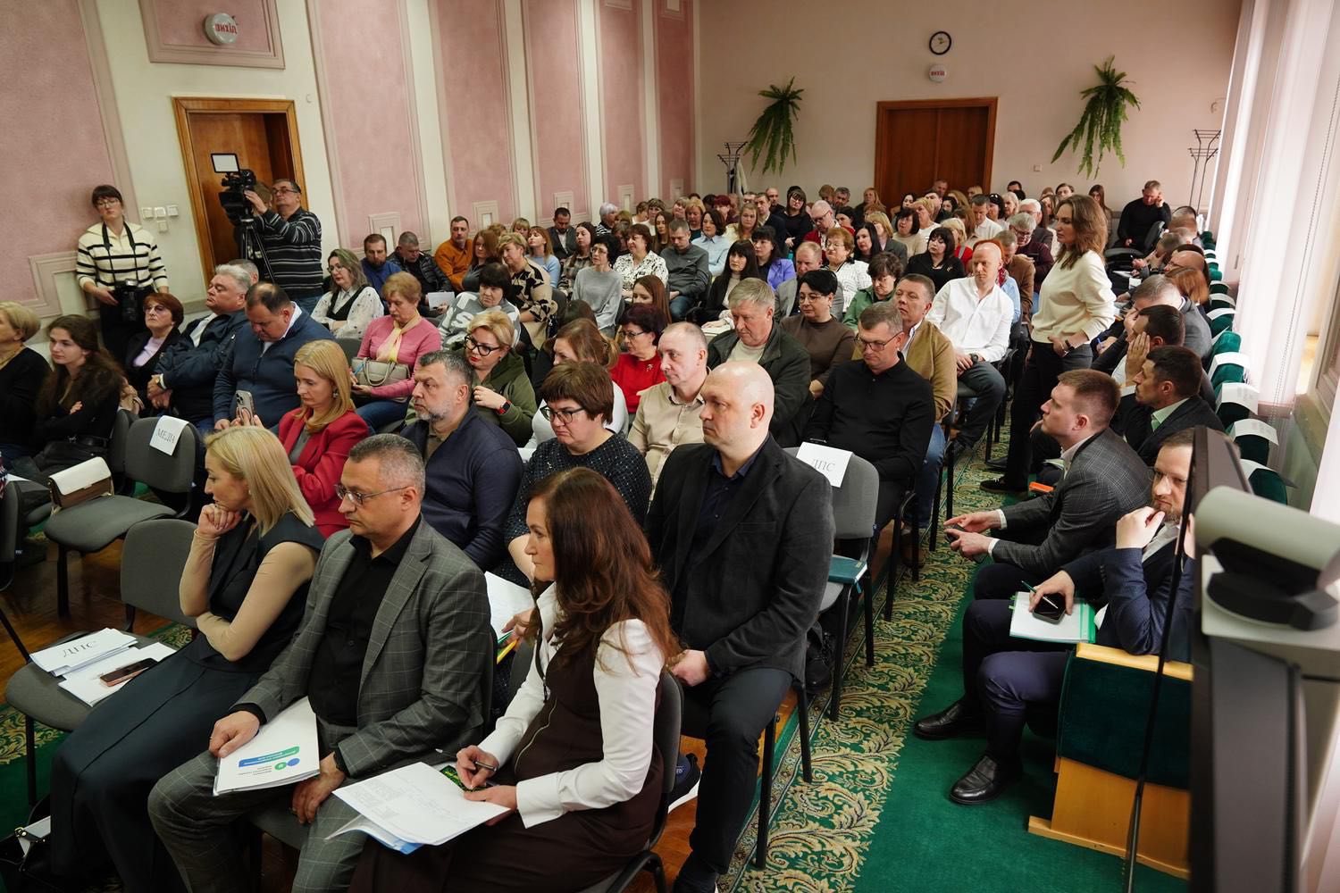 Команда ДПС та бізнес Черкащини обговорили дроблення бізнесу, ПДВ та ризикові операції. Фото № 3/2