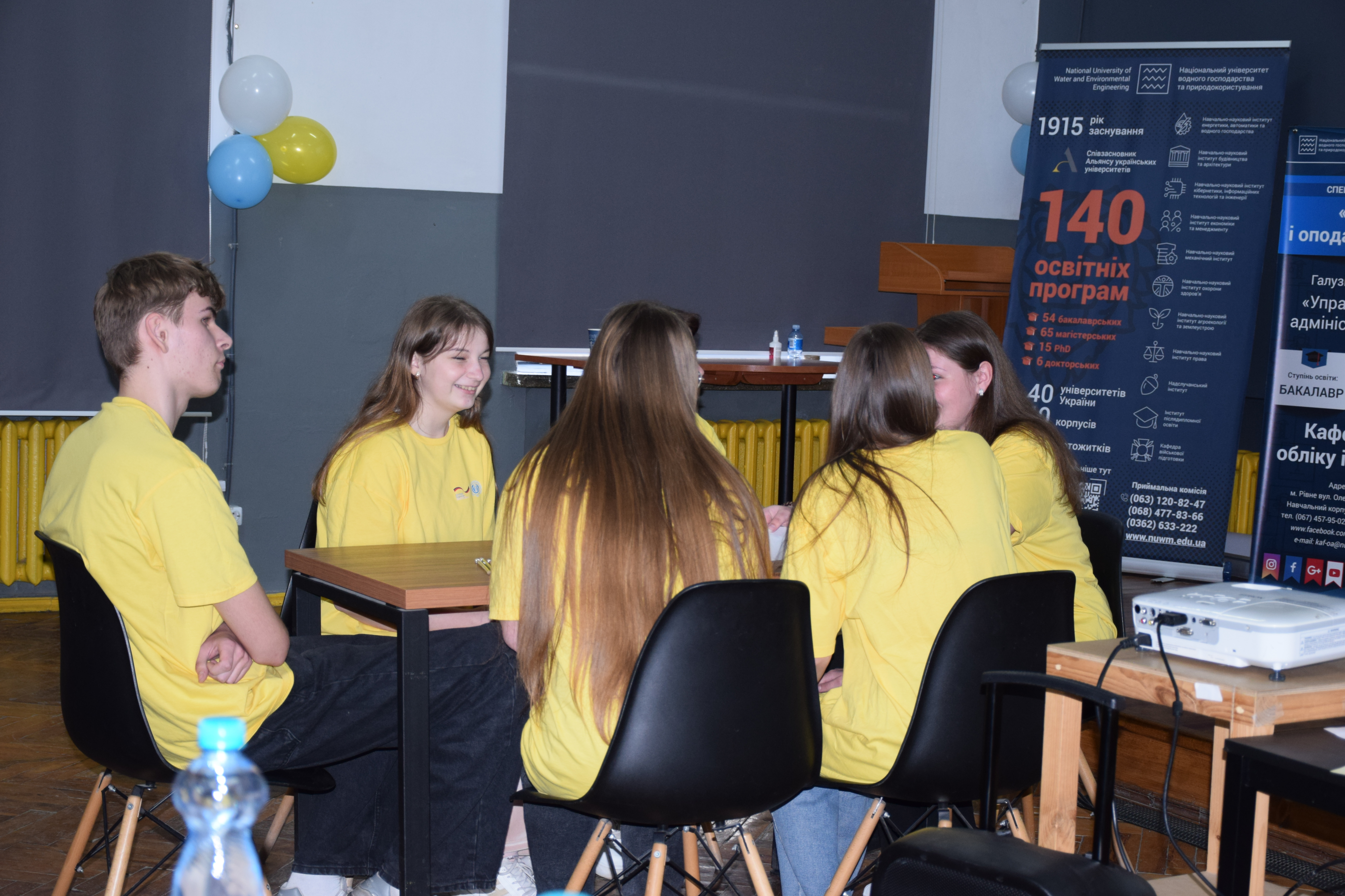 Податки як інтелектуальний виклик: у Рівному відбувся брейн-ринг для молоді. Фото № 7/6