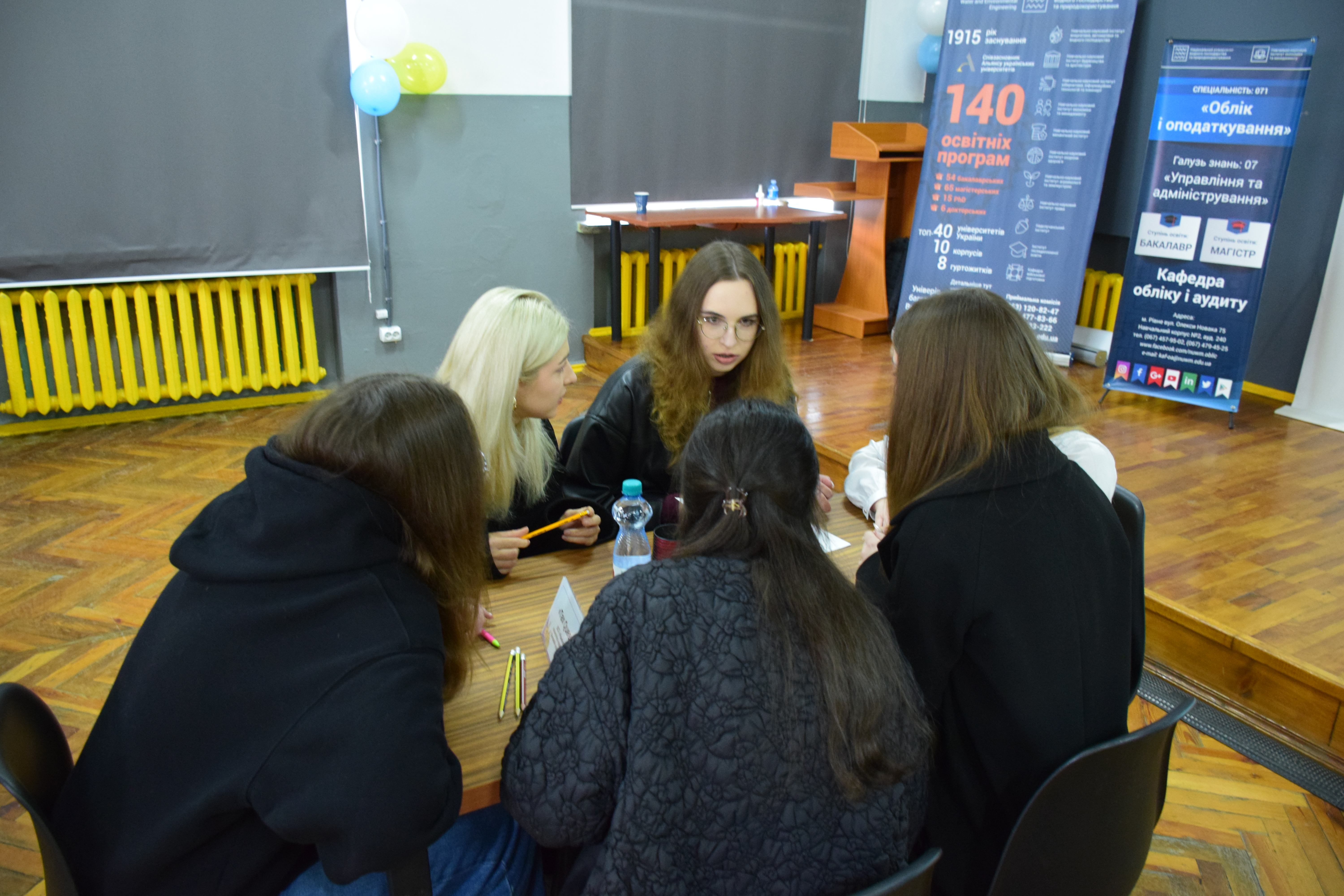 Податки як інтелектуальний виклик: у Рівному відбувся брейн-ринг для молоді. Фото № 14/13