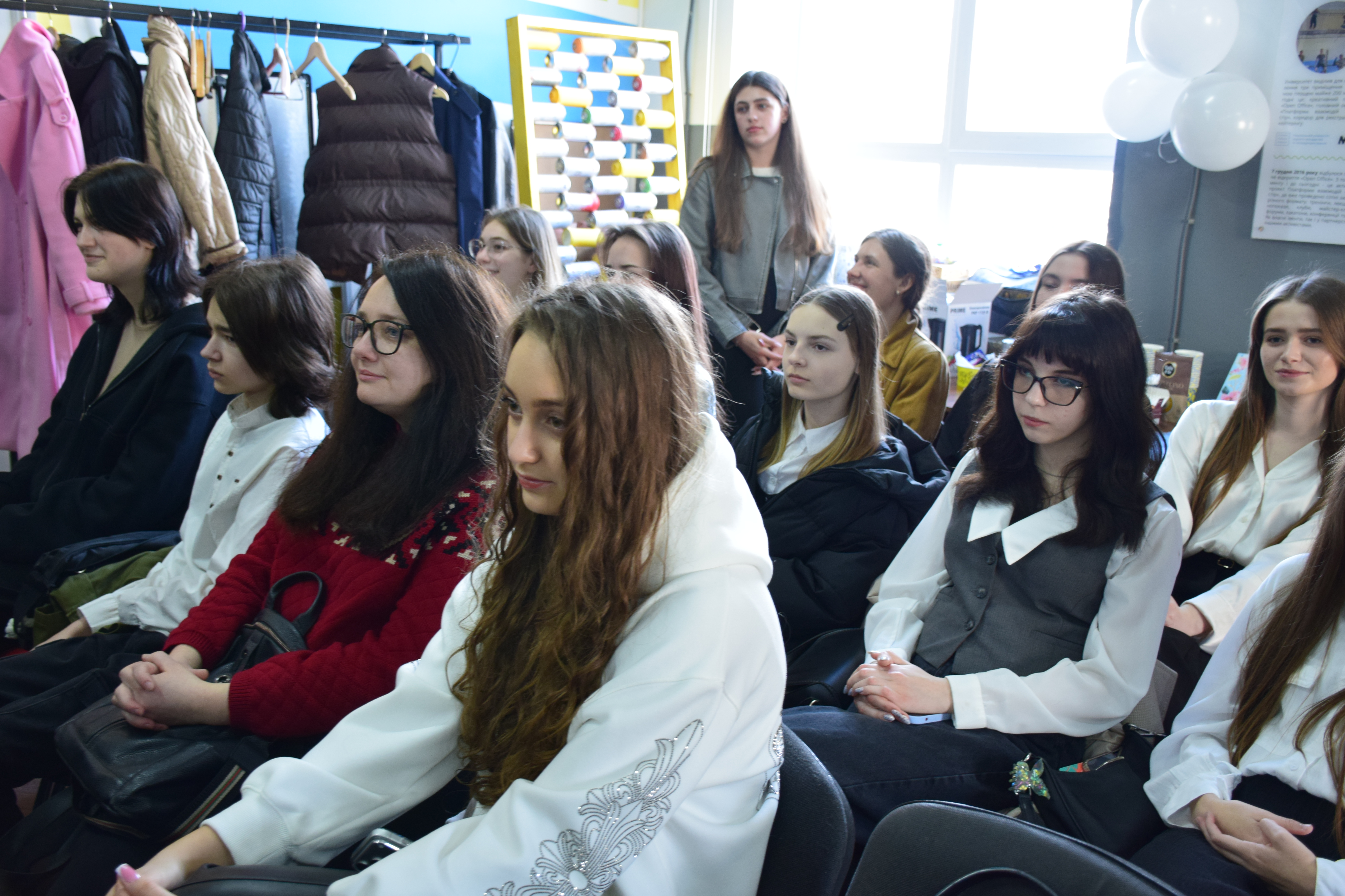 Податки як інтелектуальний виклик: у Рівному відбувся брейн-ринг для молоді. Фото № 17/16