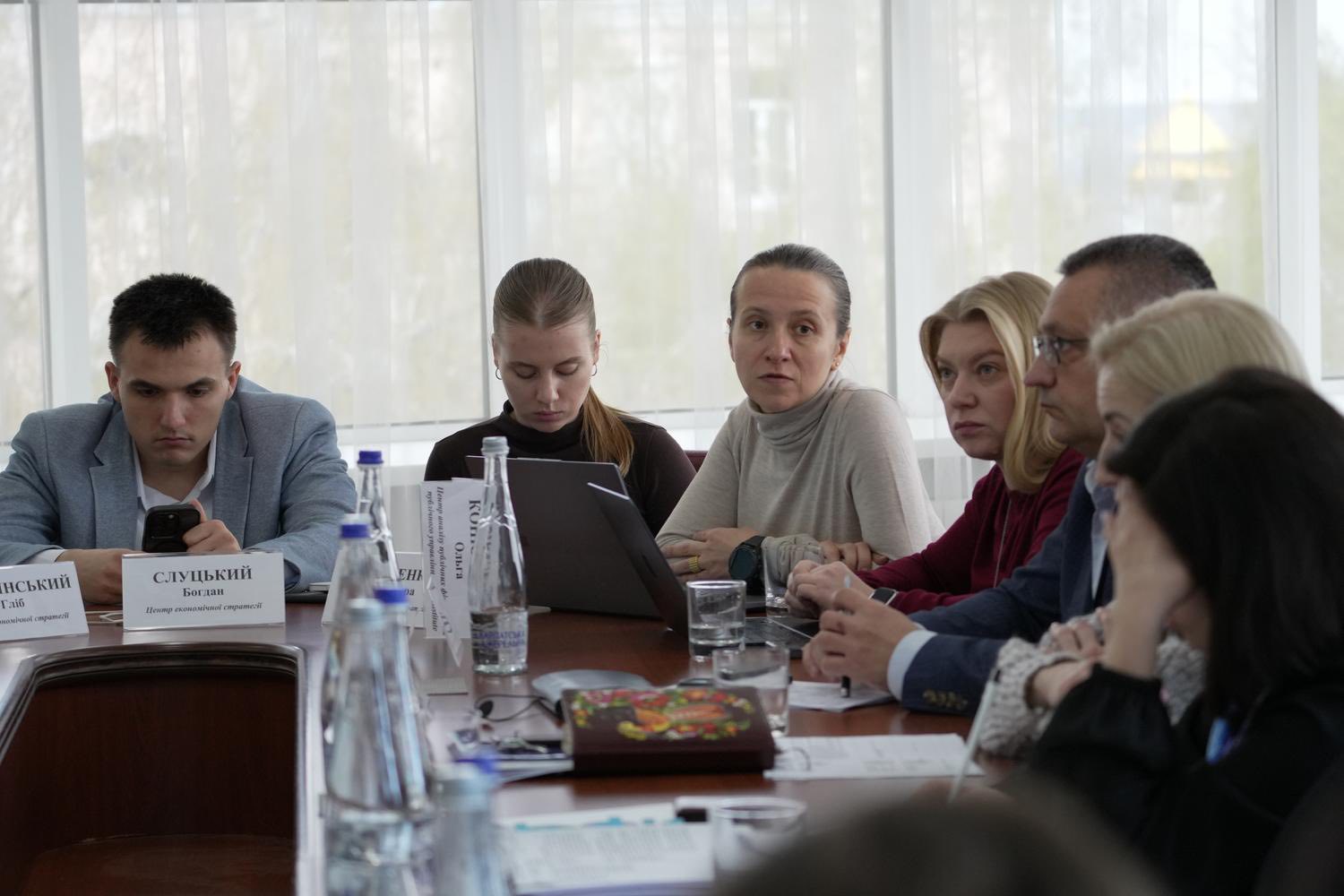 Зустріч Лесі Карнаух з представниками аналітичних центрів: акцент на якісних даних, аналітиці та сервісах. Фото № 5/4