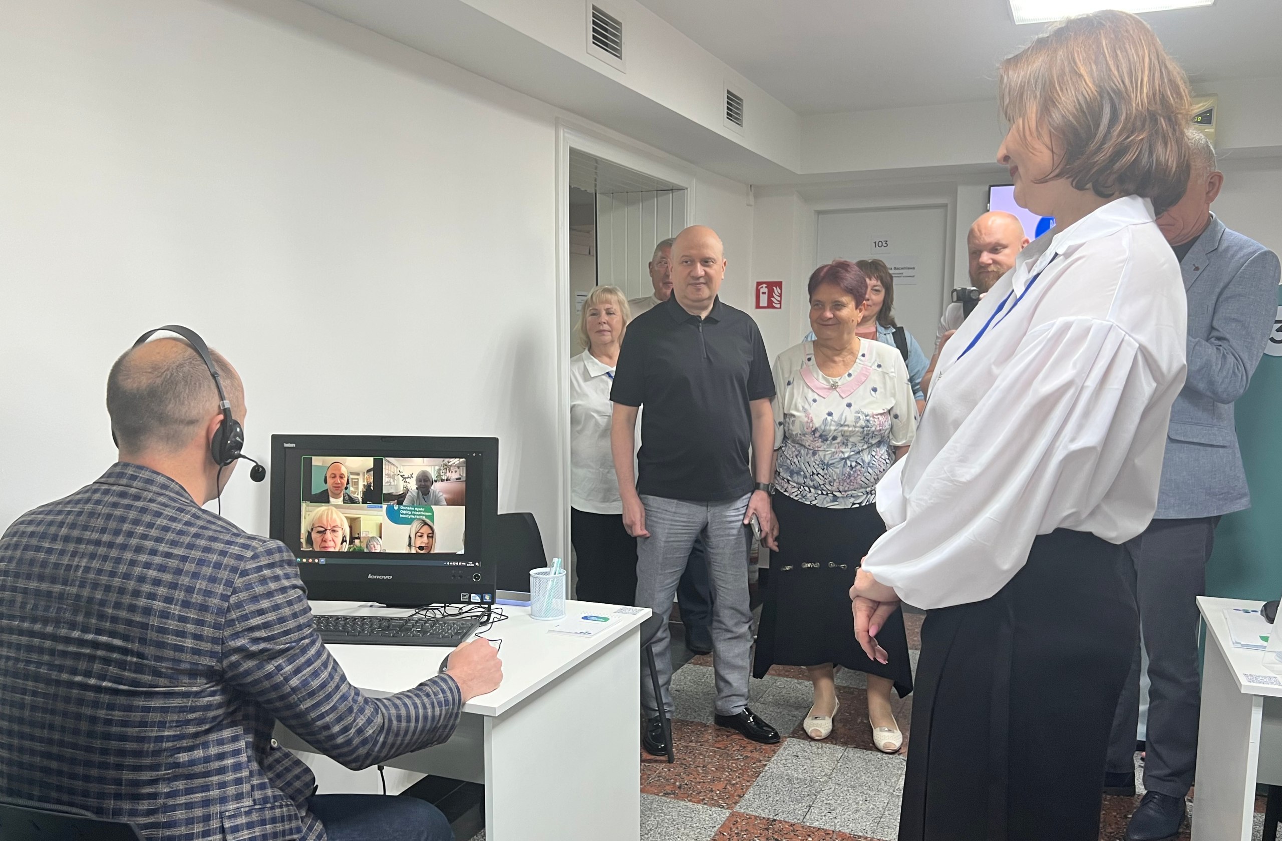 Податкові консультації онлайн: на Рівненщині розширюють сучасні сервіси для платників. Фото № 8/7