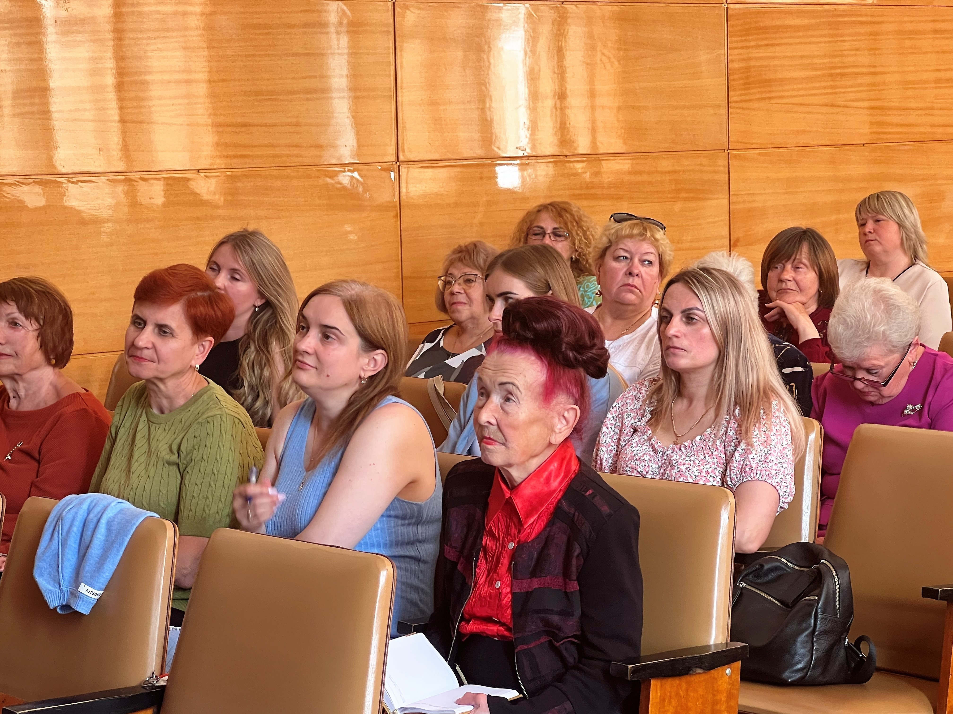 Податківці Рівненщини обговорили з профспілками актуальні питання оподаткування та цифрові сервіси. Фото № 4/3