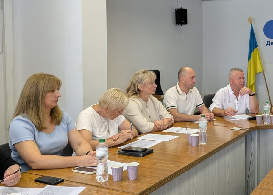 На засіданні Громадської ради при ГУ ДПС у Рівненській області обговорили бюджетні надходження, податкові ризики та електронні сервіси. Фото № 3/2