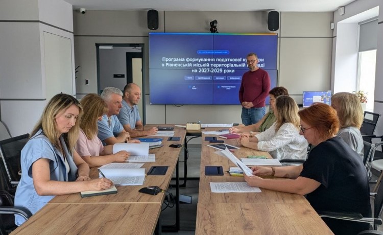 Розвиток громади починається з відповідального ставлення до податків. Фото № 1/0